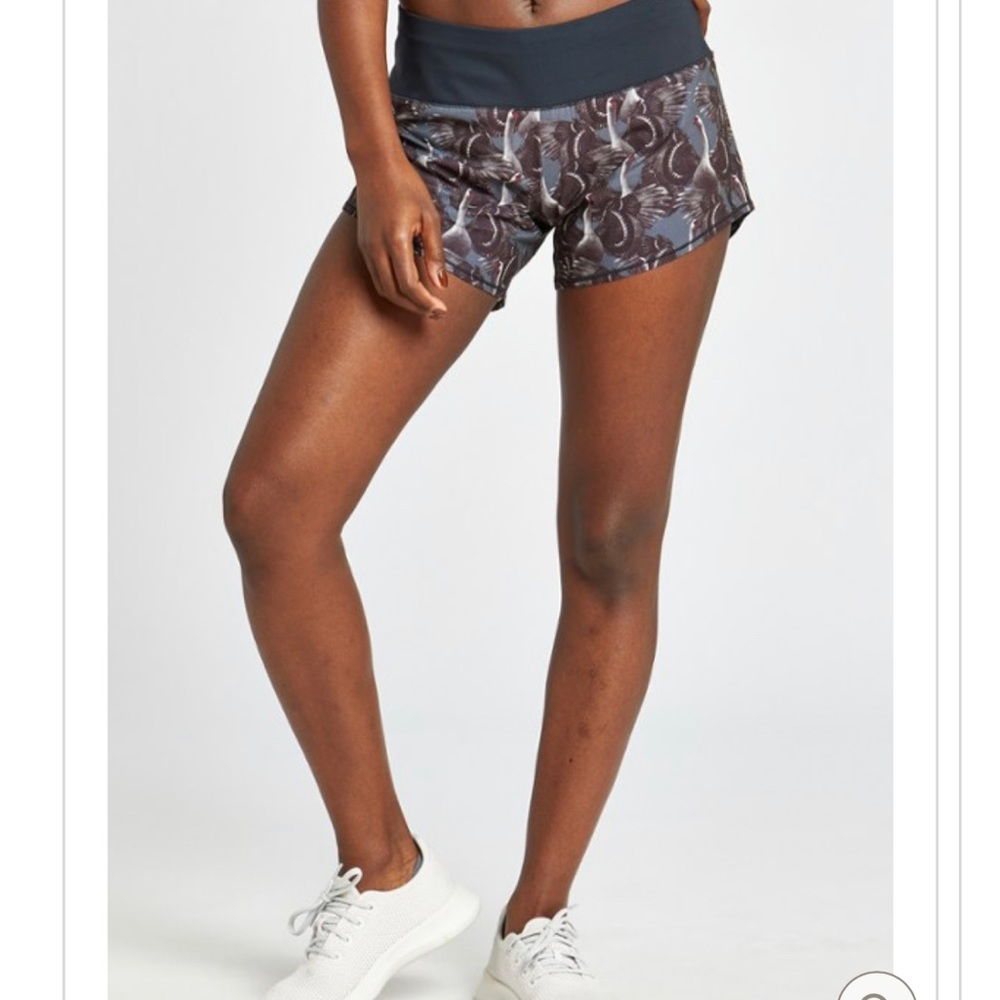 Oiselle Women's Athletic Shorts - Black and White Floral